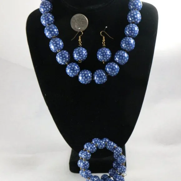 KAZURI Beads Candy TingTing 18 inch Blue/White Necklace + Earrings + Bracelet - Picture 1 of 11
